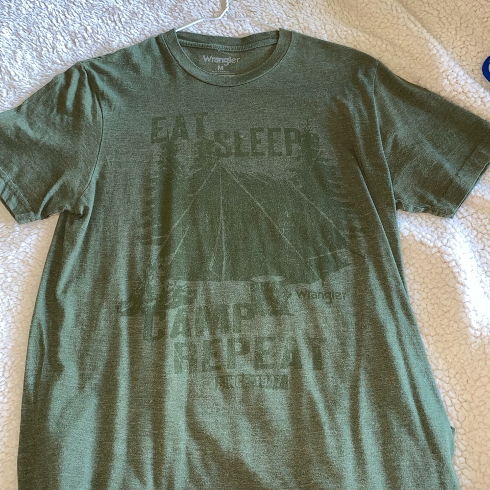 Wrangler, medium, green tee